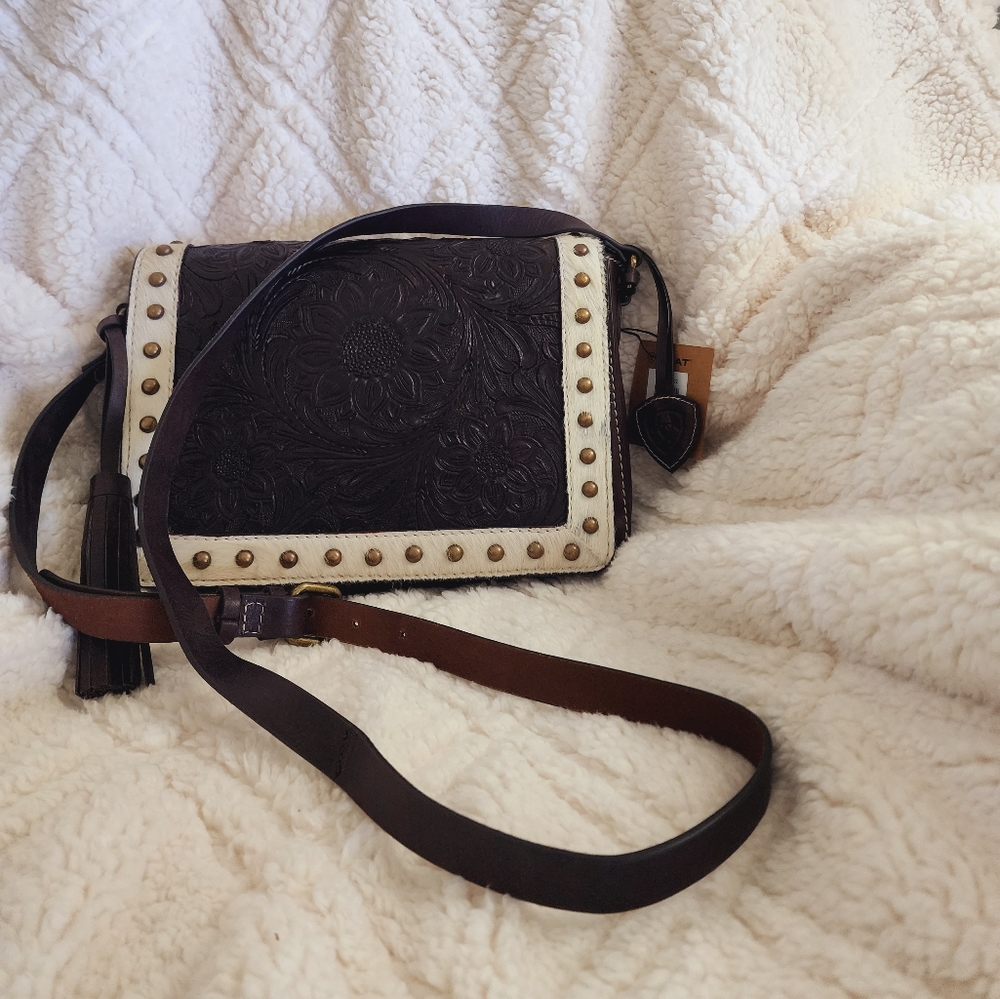 Ariat crossbody